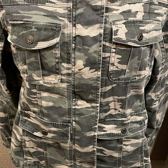 KENSIE jeans medium camo jacket - Picture 2 of 7